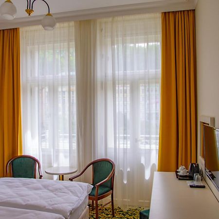 Ea Hotel Elefant カルロヴィ・ヴァリ エクステリア 写真