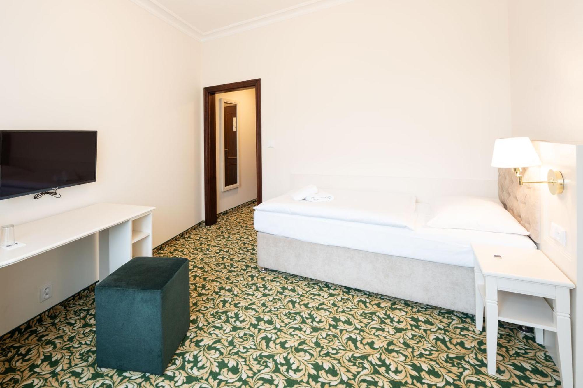 Ea Hotel Elefant カルロヴィ・ヴァリ エクステリア 写真