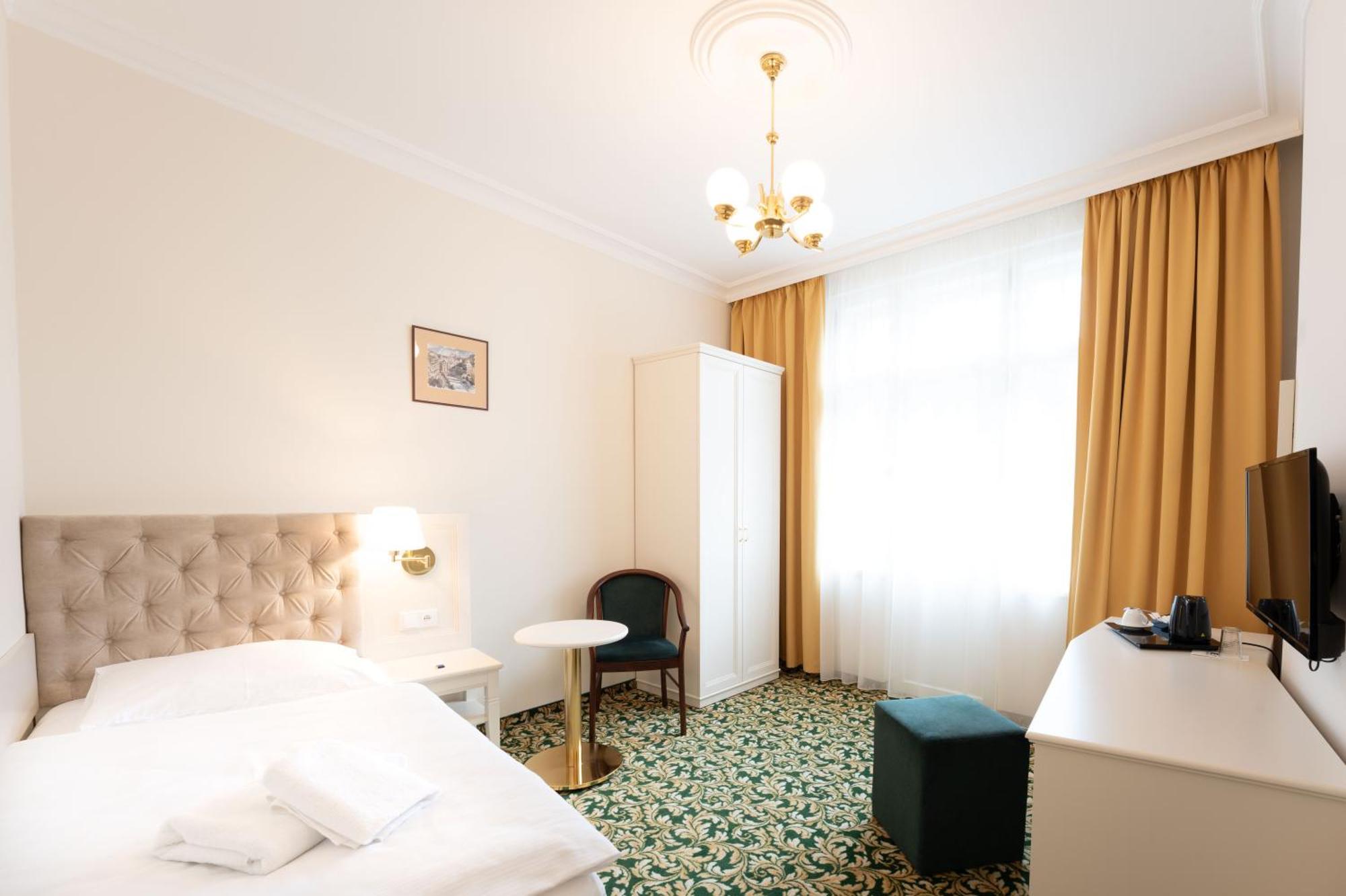 Ea Hotel Elefant カルロヴィ・ヴァリ エクステリア 写真