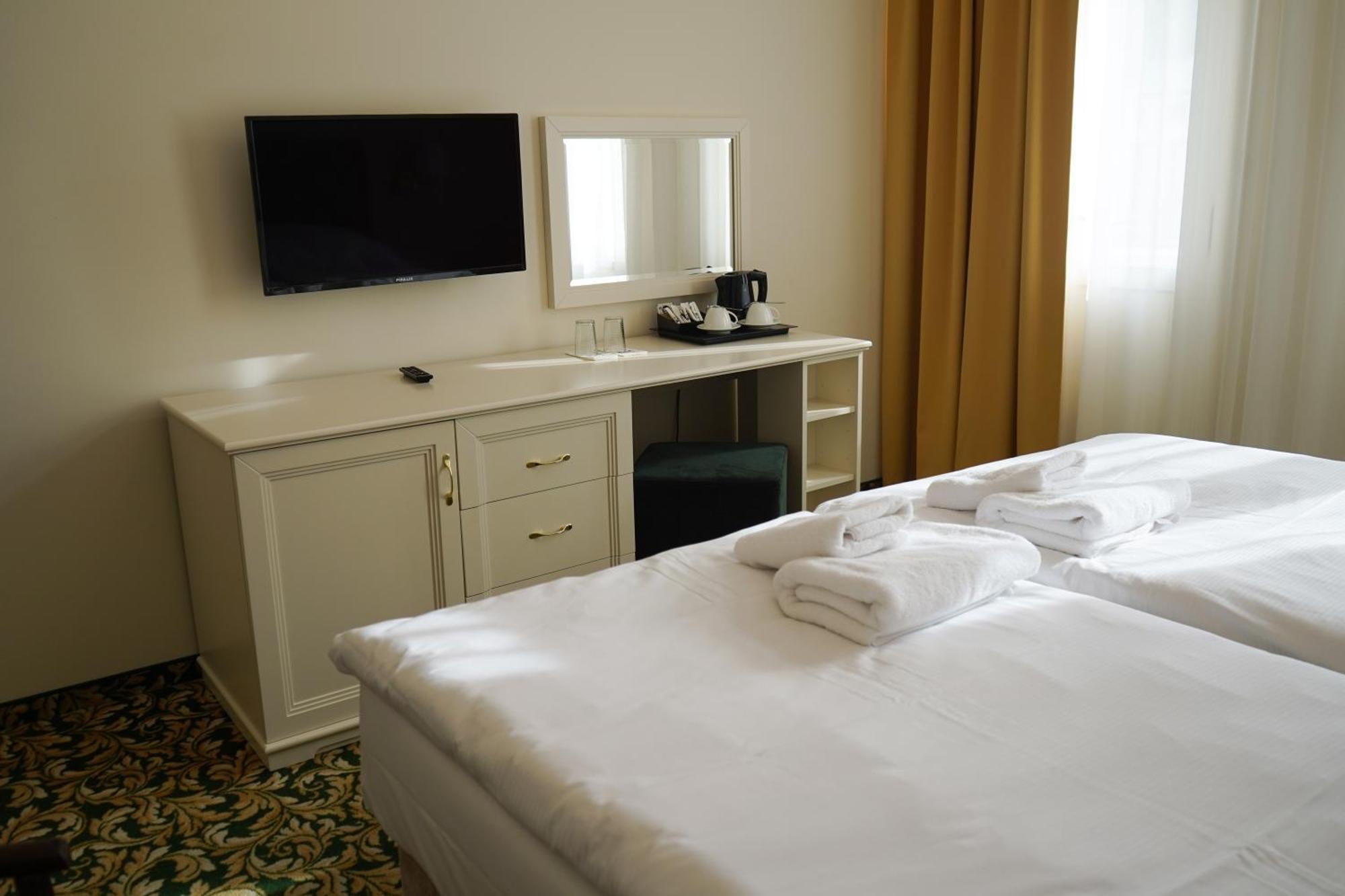 Ea Hotel Elefant カルロヴィ・ヴァリ エクステリア 写真
