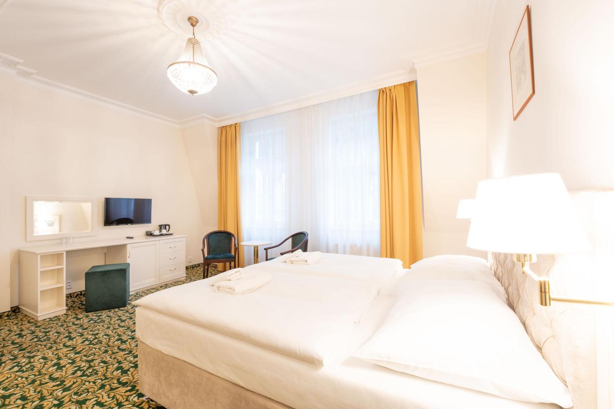Ea Hotel Elefant カルロヴィ・ヴァリ エクステリア 写真