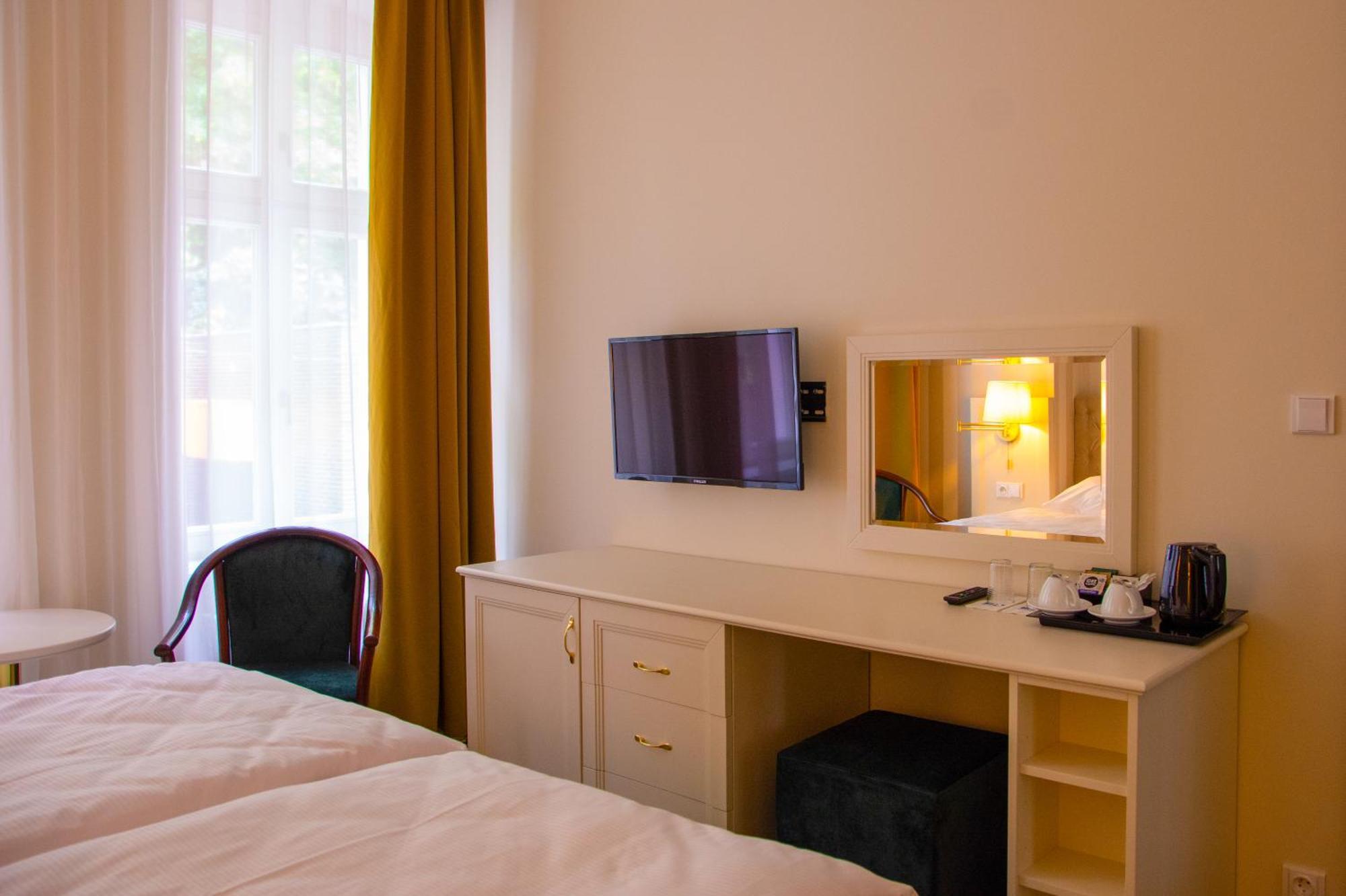 Ea Hotel Elefant カルロヴィ・ヴァリ エクステリア 写真