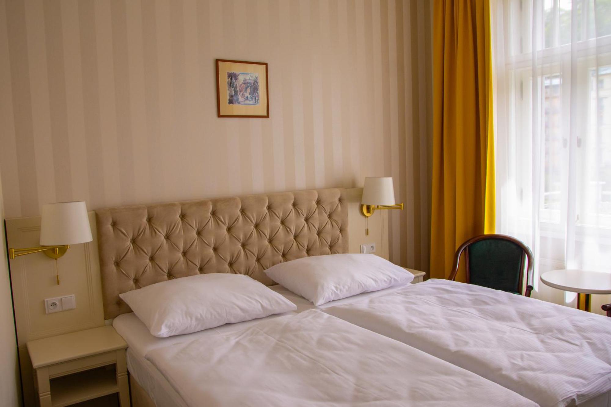 Ea Hotel Elefant カルロヴィ・ヴァリ エクステリア 写真