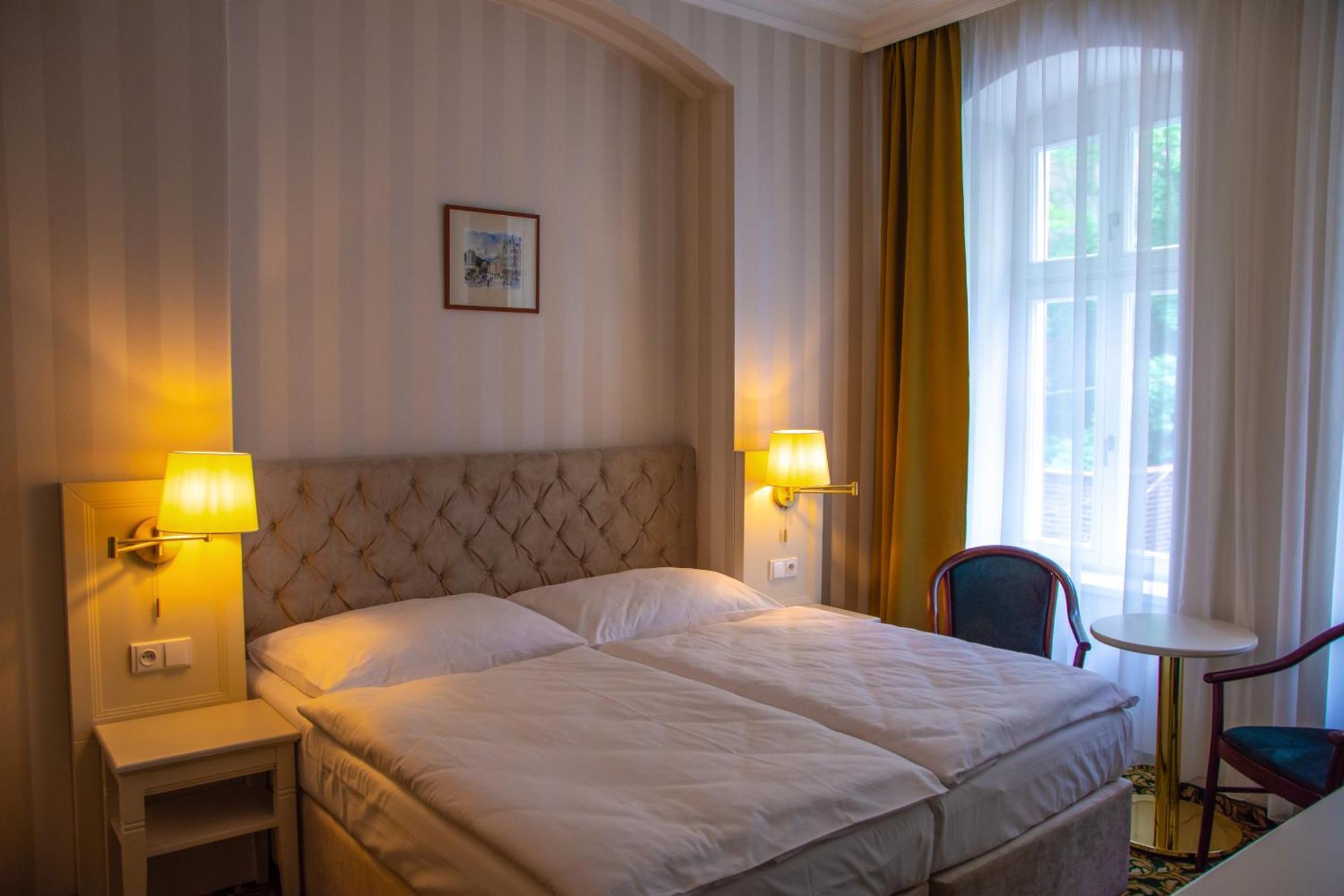 Ea Hotel Elefant カルロヴィ・ヴァリ エクステリア 写真