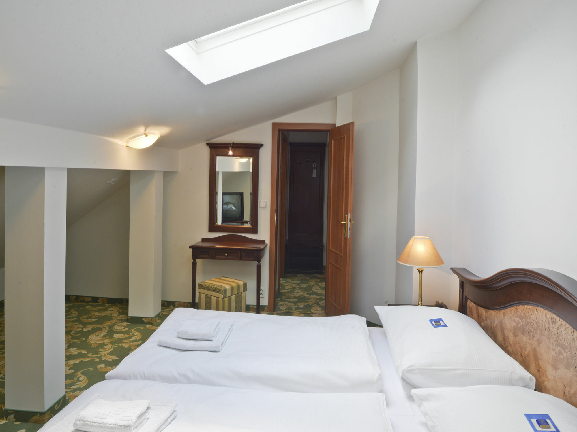Ea Hotel Elefant カルロヴィ・ヴァリ エクステリア 写真